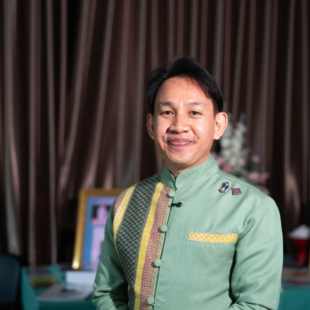 ครูขวัญชัย สุรินทร์ศรี